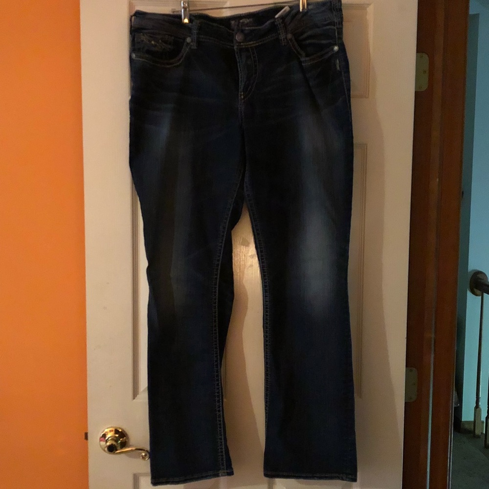 ✨MAKE OFFER✨Silver Jeans - Suki slim boot fit